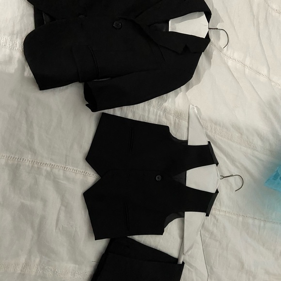 Complete suit for toddler - Picture 3 of 6